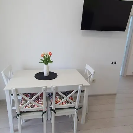 Apartament Sun Waves 2 Camere Mamaia Nord 2 minute de plaja